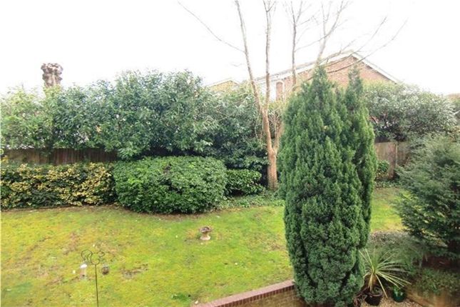 24, Bridge Court, Springfield Meadow, Weybridge photo 5