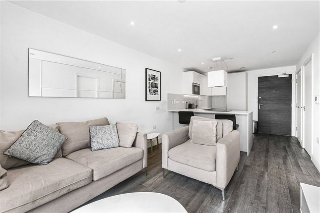 Thumbnail Flat to rent in Gaumont Place, London