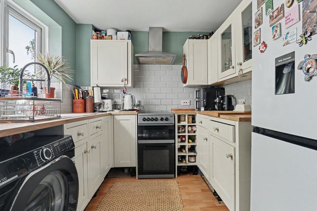 23 Angelica Gardens, Eastleigh photo 2