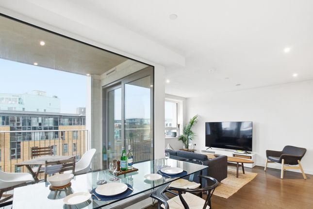 Apartment 603 Walton Heights,, 143 Walworth Road, London photo 3