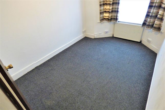Flat to rent in St. Awdrys Road, Barking