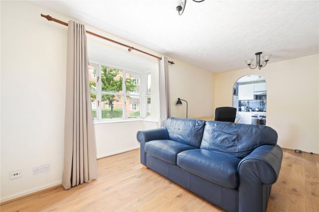 Flat for sale in Stubbs Drive, London