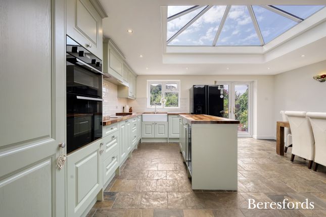 83, The Gardens, Brentwood photo 4