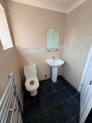 Whalebone Grove, Chadwell Heath photo 4