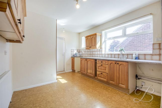 3, Norton Avenue, Chesterfield photo 3