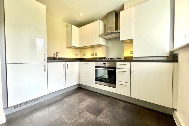 Flat to rent in Thomas Court, New Mossford Way, Ilford