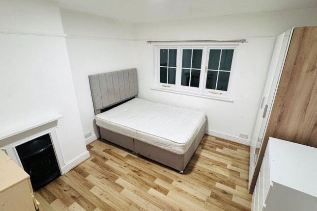 Room 3, Station Road, 8, North Harrow, Harrow photo 5