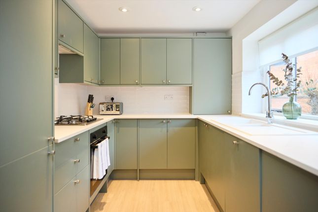 19, Macroom Road, London photo 2