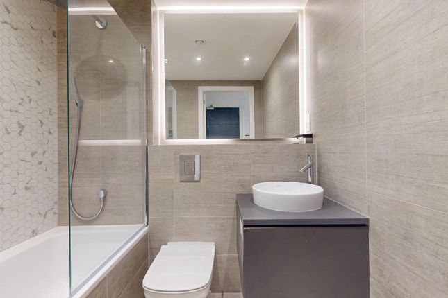 New Horizons Court, Brentford photo 4