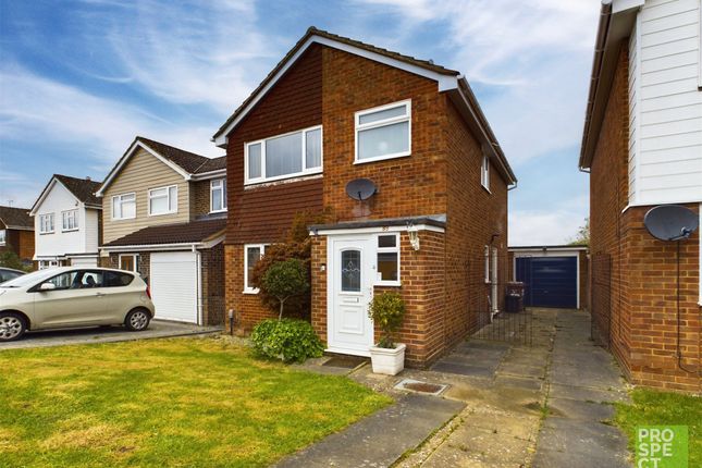 Thumbnail Detached house for sale in Benning Way, Wokingham, Berkshire