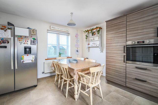 6, Royal Oak Close, Rye photo 4