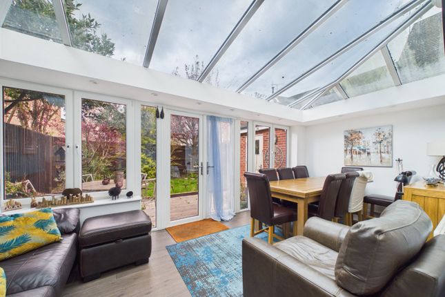 11, Austin Way, Bracknell photo 3