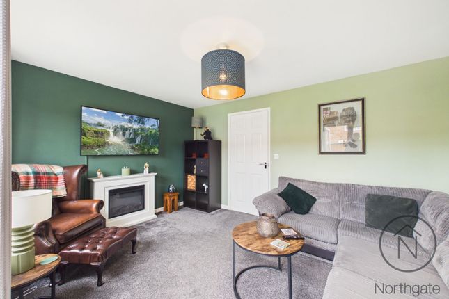 7 Yacley Close, Newton Aycliffe photo 3