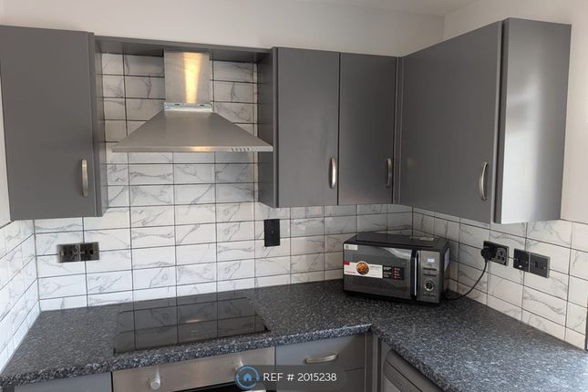 Flat, Abbey Court Bramford Road, Ipswich photo 4