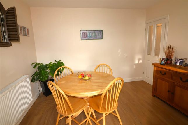 75, Hawthorn Rise, Haverfordwest photo 4