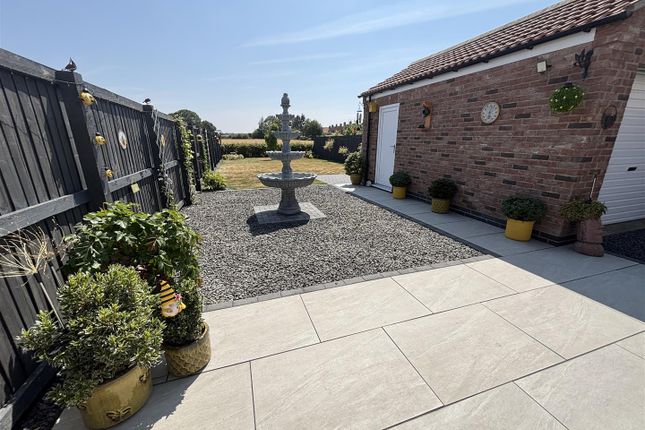 10, Sandholme Road, Eastrington photo 4