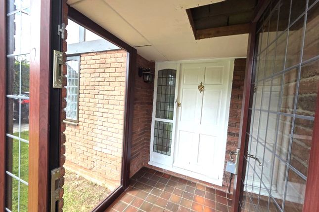 2, Derwent Close, Nottingham photo 2