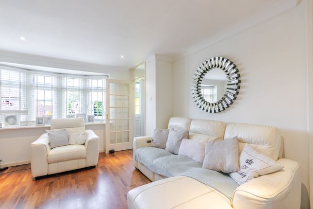 91, Lemonfield Drive, Watford photo 3