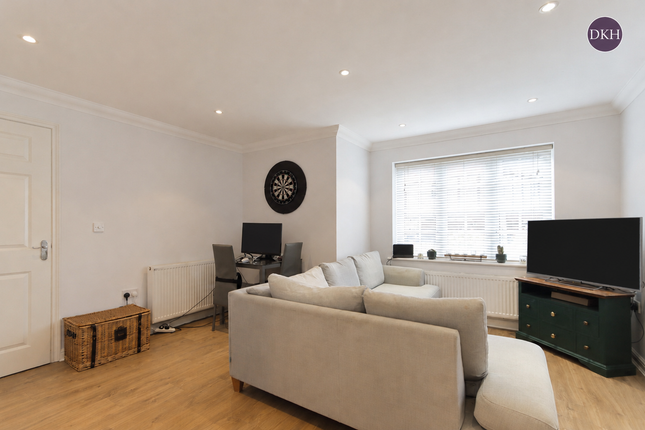 Flat 2, Woodman House 10-12,, High Street, Hertfordshire photo 4
