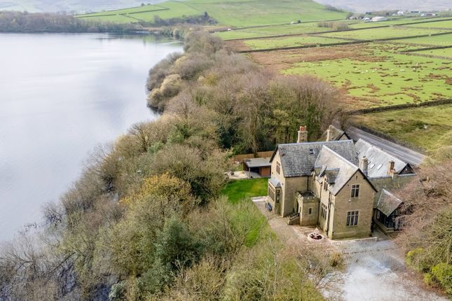 5-bed house on Lake House, Blackmoorfoot, Huddersfield, £800,000