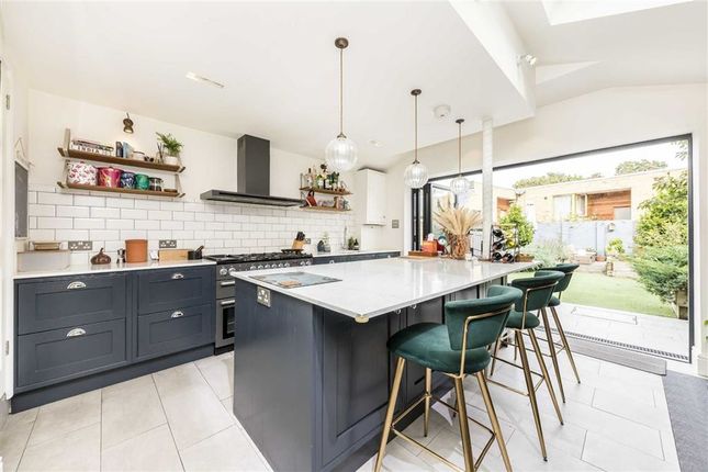 Terraced house for sale in Hedgley Street, London