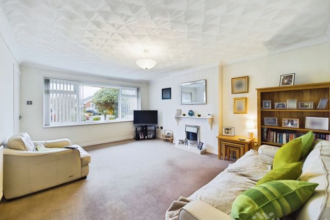 54, West Meade, Maghull photo 3