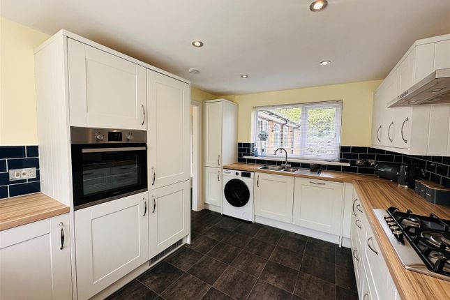 3, Fir Tree Lane, Selby photo 2