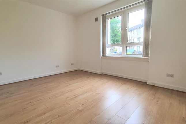 Flat to rent in Salen Street, Craigton, Glasgow