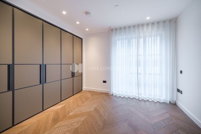 Flat to rent in Cleveland Street, London