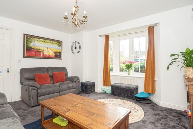 12, Broadlands Avenue, Pudsey photo 4