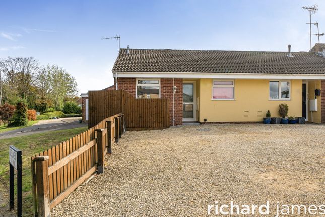 2-bed bungalow on Bellver, Swindon, £265,000