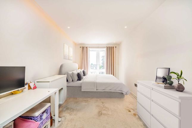 40 Brunswick House, Parr's Way, London photo 4