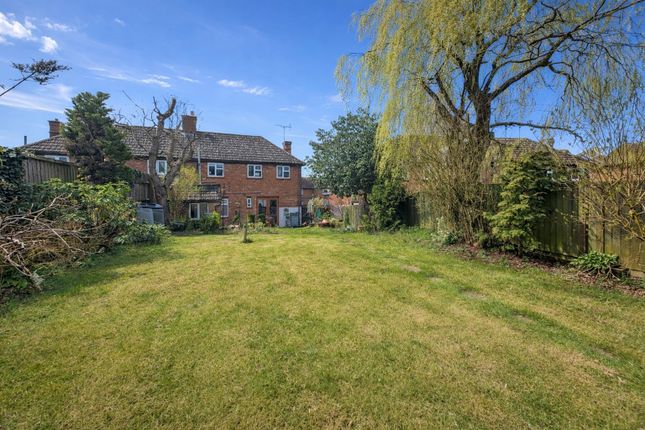 24, The Crescent, Central Bedfordshire photo 2