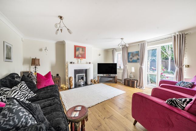 8, Inhams Road, Alton photo 4