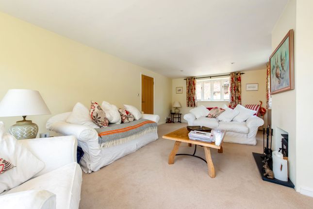 Wealdon House Yeomans Field, Chichester photo 4