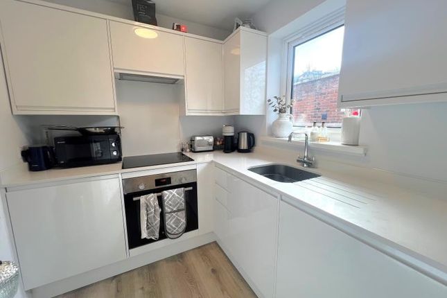 Flat to rent in Quarry Street, Guildford