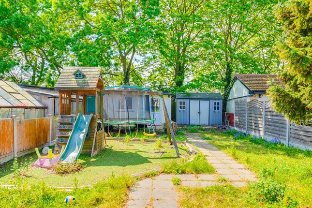 159, Lodge Lane, Grays photo 4