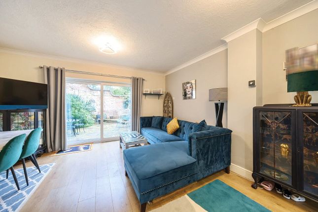 12, St. Georges Mews, Surrey photo 3
