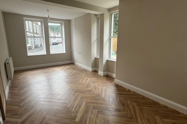 19, Morgans Terrace, Neath photo 3