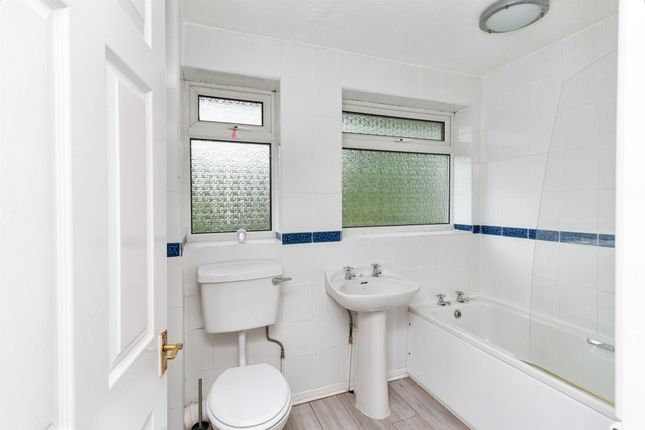 5, Otterburn Close, Stafford photo 3