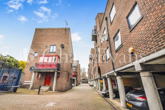 Flat for sale in Maynards Quay, Shadwell Basin, Wapping