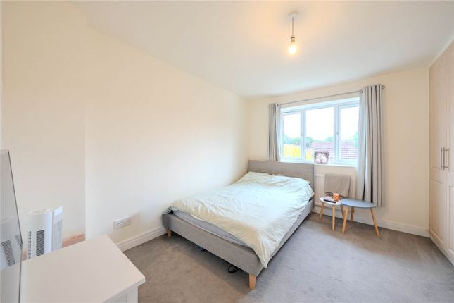 5, Plane Tree Croft, West Yorkshire photo 4