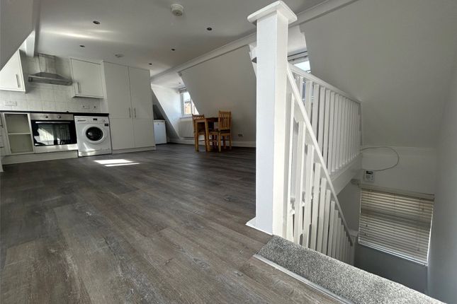 Upper Floor Flat, 4b, Fairfax Mews, Harringey photo 5