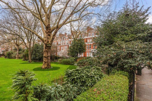 Flat to rent in 15 Cranley Gardens, London