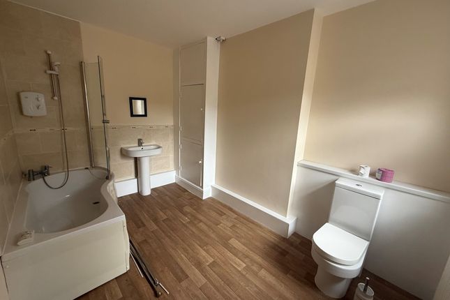 49, Swansea photo 2