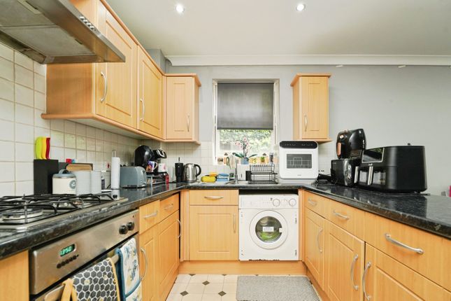 Flat D, 24, Dunalley Street, Gloucestershire photo 3