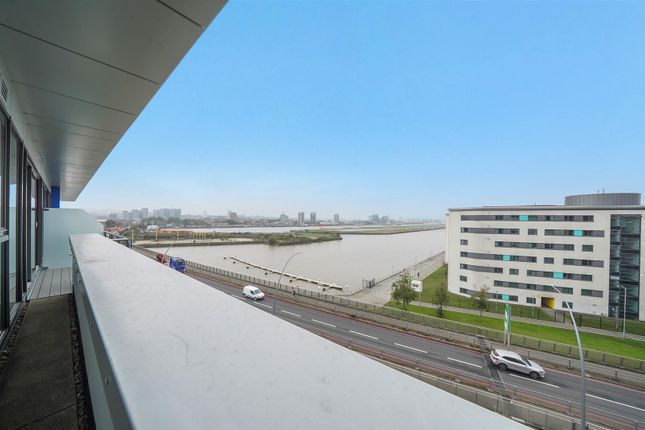 Flat 606, Fathom Court, Gallions Reach photo 4