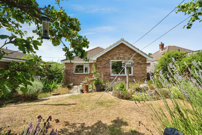 75, Wyatts Lane, Isle of Wight photo 2