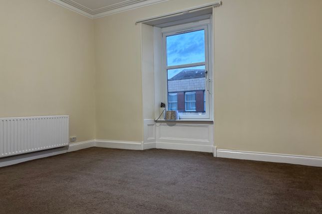 ., Alloa photo 2