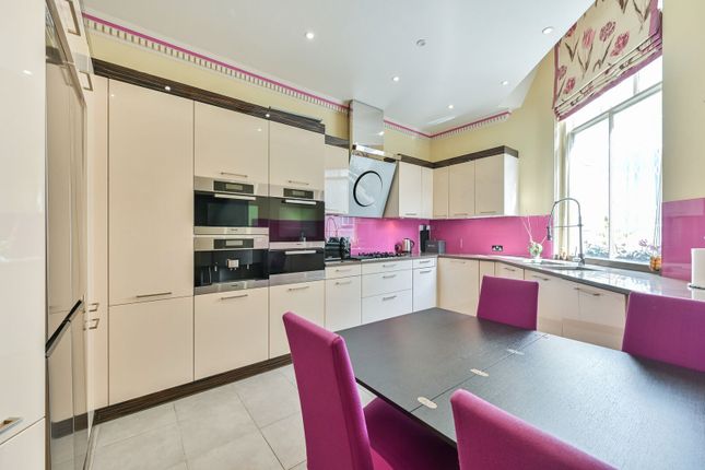 Albert Court, South Kensington photo 4